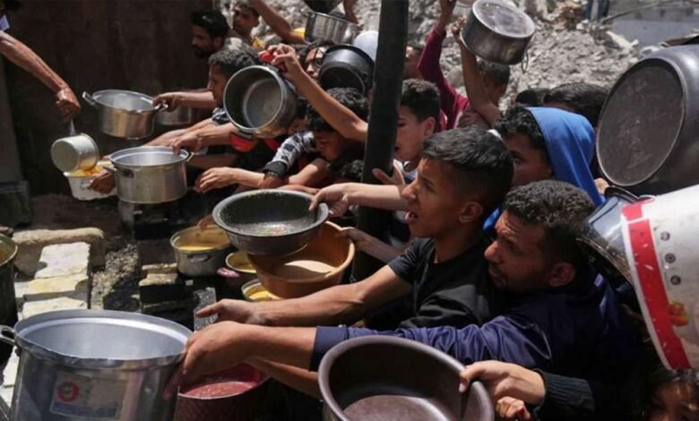الدفاع-المدني-في-غزة:-26-شهيدا-بنيران-الاحتلال-قرب-مركزي-توزيع-مساعدات