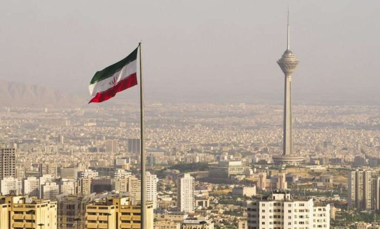 إيران:-مقتل-6-أشخاص-وإصابة-22-جراء-هجوم-على-مبنى-للقضاء