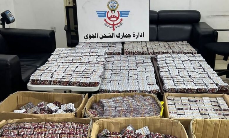 الجمارك:-إحباط-محاولة-تهريب-أكثر-من-ربع-مليون-كبسولة-يشتبه-أنها-“لاريكا”-عبر-جمارك-الشحن-الجوي