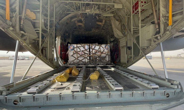 إقلاع-طائرة-كويتية-محملة-بـ10-أطنان-من-المواد-الإغاثية-والإيوائية-لدعم-الأشقاء-في-السودان