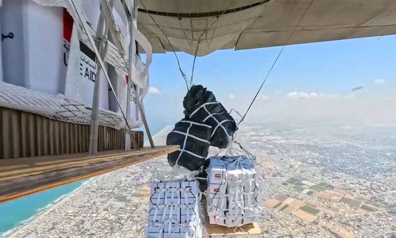 الإمارات-تنفذ-الإنزال-الجوي-الـ77-للمساعدات-في-قطاع-غزة-ضمن-عملية-“طيور-الخير”