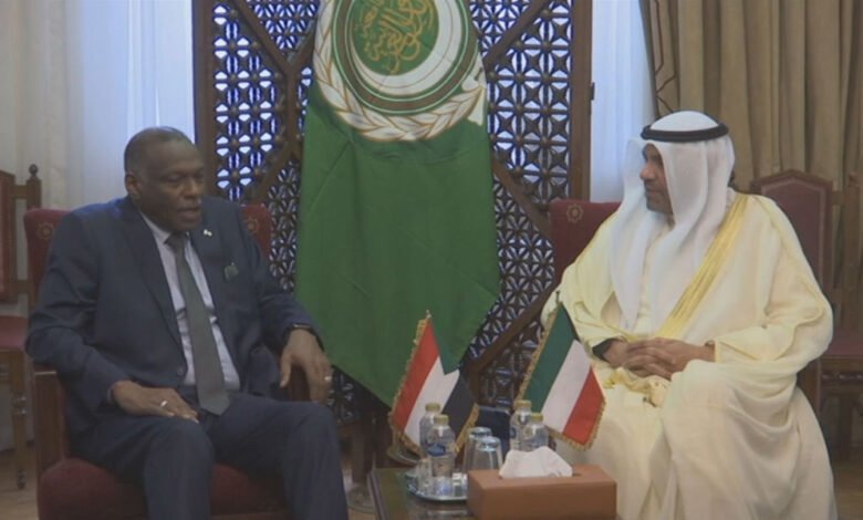 وزير-الخارجية-يلتقي-وزير-الدولة-بوزارة-الخارجية-السوداني-على-هامش-اجتماع-مجلس-الجامعة-العربية-على-المستوى-الوزاري