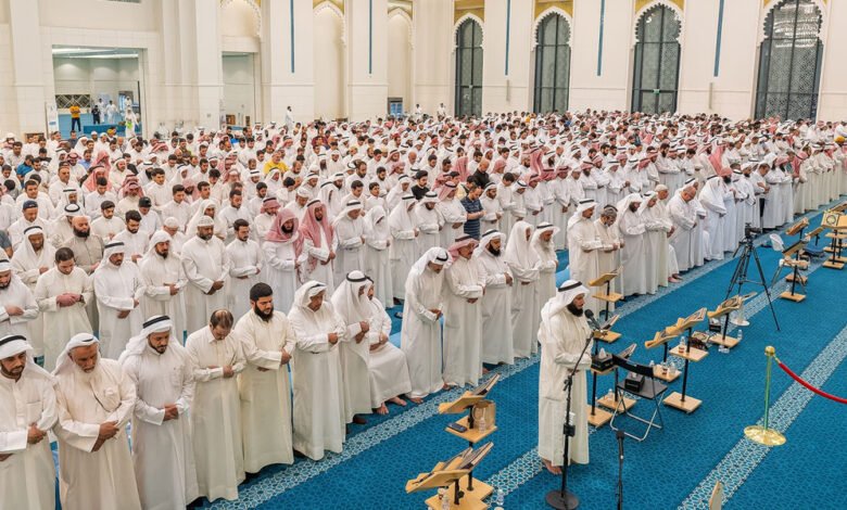 مساجد-الكويت-تؤدي-صلاة-الخسوف-عملا-بالسنة-النبوية