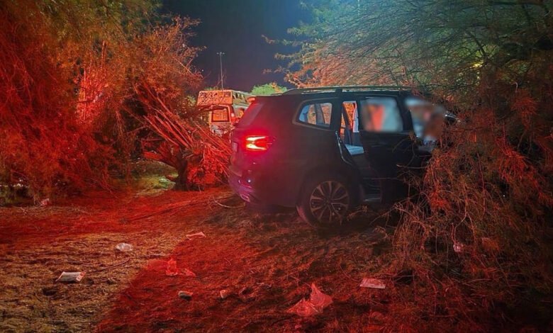 الإطفاء:-وفاة-شخصين-وإصابة-4-في-حادث-تصادم-وإنقلاب-مركبة-على-طريق-الدائري-السادس