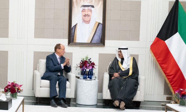 ممثل-سمو-أمير-البلاد-سمو-ولي-العهد-يستقبل-رؤساء-شركات-غولدمان-ساكس-وبلومبيرغ-وبلاك-روك