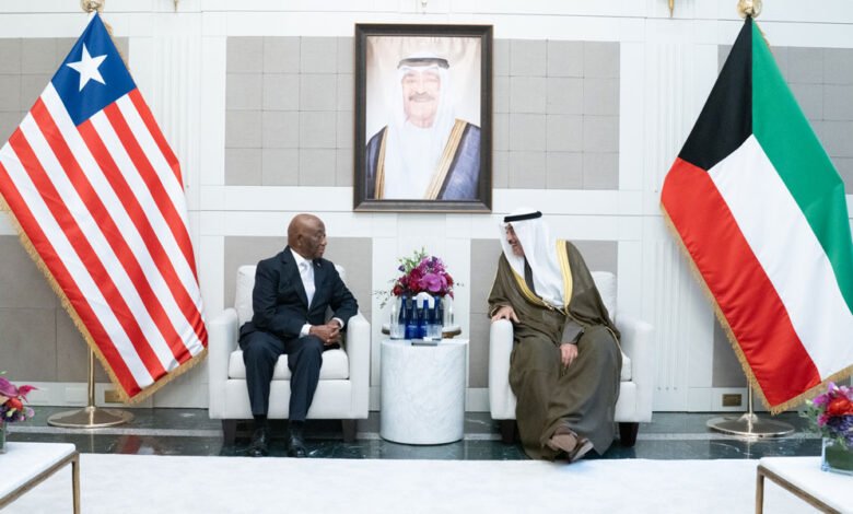 ممثل-سمو-أمير-البلاد-سمو-ولي-العهد-يستقبل-رئيس-ليبيريا-على-هامش-اجتماعات-الدورة-الـ80-للجمعية-العامة-للأمم-المتحدة