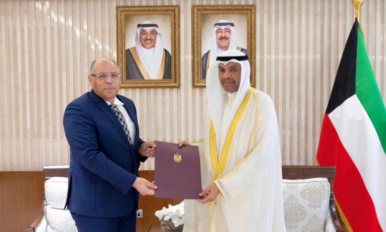 سمو-أمير-البلاد-يتسلم-دعوة-من-الرئيس-المصري-لحضور-قمة-شرم-الشيخ-التي-ستشهد-مراسم-التوقيع-على-اتفاق-إنهاء-الحرب-في-غزة