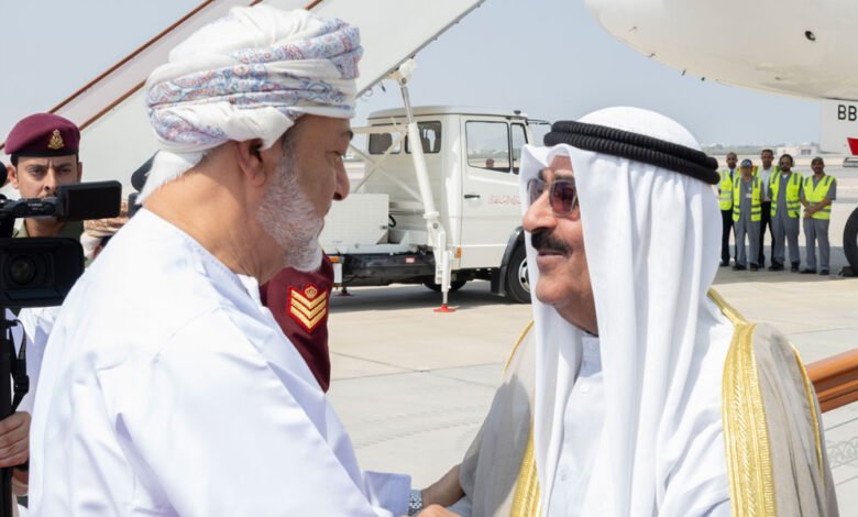 سمو-أمير-البلاد-يغادر-سلطنة-عمان-بعد-زيارة-أخوية