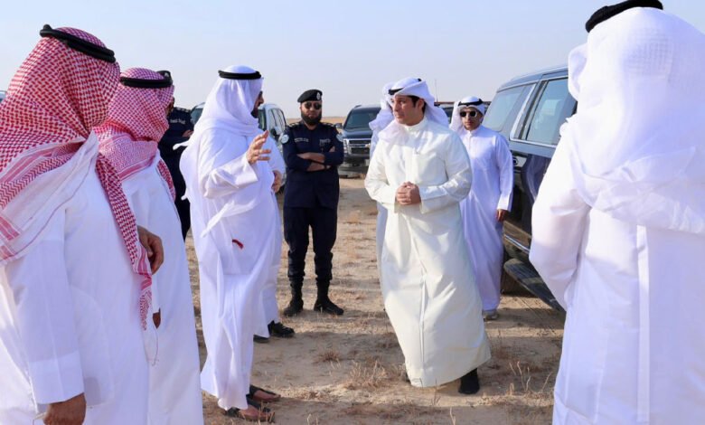 وزير-الإعلام-يؤكد-تسخير-كافة-الامكانيات-لانجاح-النسخة-الأولى-لبطولة-كأس-الإمارات-العالمي-لسباقات-الصقور-بالكويت