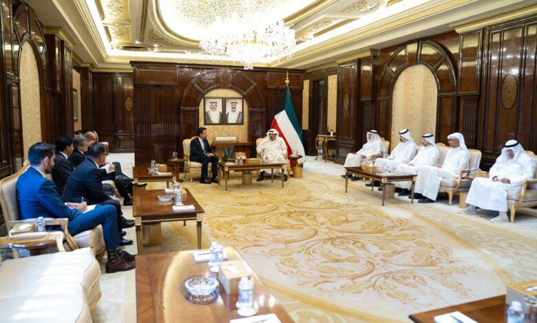 سمو-رئيس-مجلس-الوزراء-يستقبل-وفدًا-من-شركة-إيرباص-وسفراء-فرنسا-وألمانيا-الاتحادية-وإسبانيا-والمملكة-المتحدة-لدى-البلاد