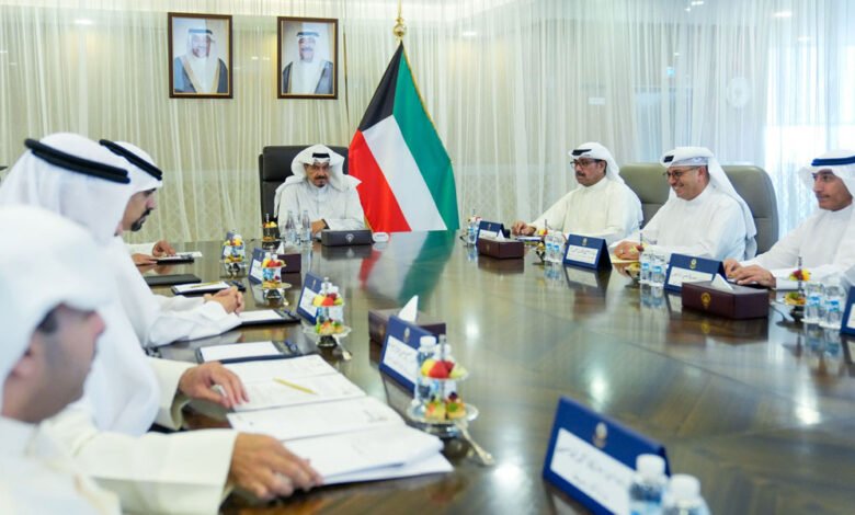 سمو-رئيس-مجلس-الوزراء-يترأس-الاجتماع-الـ32-للجنة-الوزارية-لمتابعة-المشاريع-التنموية-الكبرى-في-البلاد