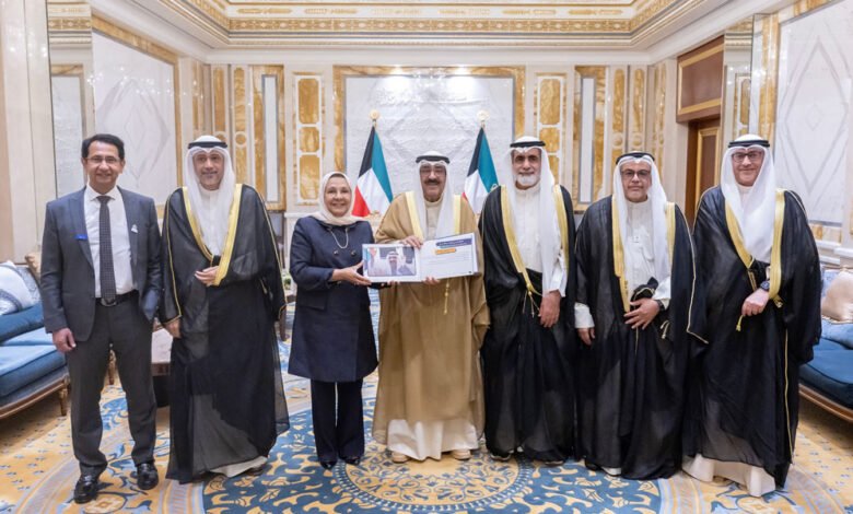 سمو-أمير-البلاد-يستقبل-رئيس-وأعضاء-مجلس-الإدارة-التأسيسي-لجامعة-عبدالله-السالم