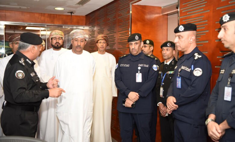 وكيل-وزارة-الداخلية-بالتكليف-يبحث-مع-مسؤول-أمني-عماني-موضوعات-مشتركة