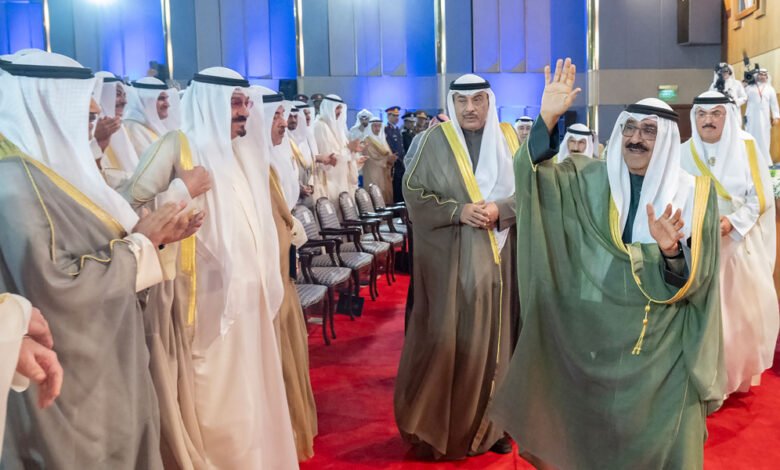 سمو-أمير-البلاد-يشمل-برعايته-وحضوره-تكريم-كوكبة-من-المعلمين-والمدارس-المتميزة-بمناسبة-اليوم-العالمي-للمعلم-لعامي-(2023ـ2024)-(2024ـ2025)