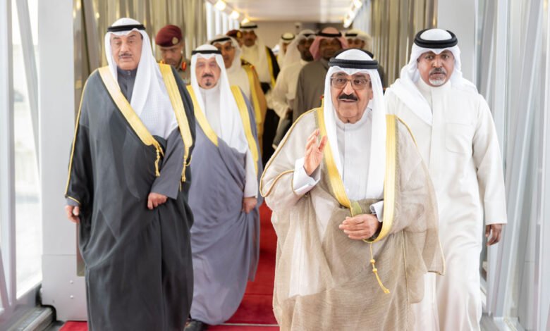 سمو-أمير-البلاد-يتوجه-إلى-مملكة-البحرين-الشقيقة-لترؤس-وفد-دولة-الكويت-في-القمة-الخليجية