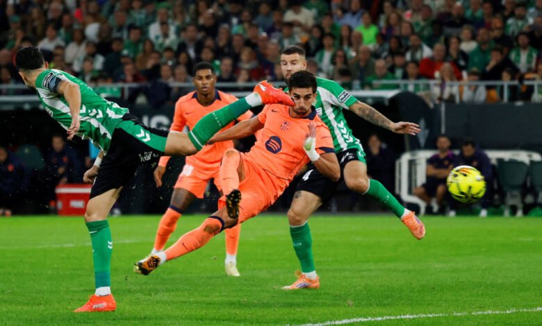 الدوري-الإسباني:-توريس-يقود-برشلونة-للابتعاد-في-الصدارة-بهاتريك-في-مرمى-بيتيس