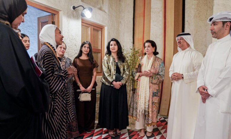 جمعية-السدو-الكويتية-تفتتح-معرض-“تعابير-السدو-المعاصرة”-ضمن-مهرجان-ليالي-المحرق