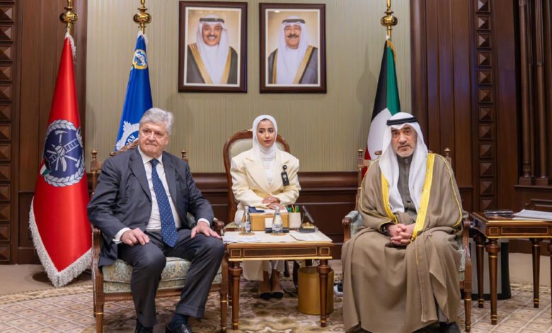 رئيس-مجلس-الوزراء-بالإنابة-ووزير-الداخلية-يستقبل-وزير-الشؤون-التجارية-الخارجية-الفرنسي