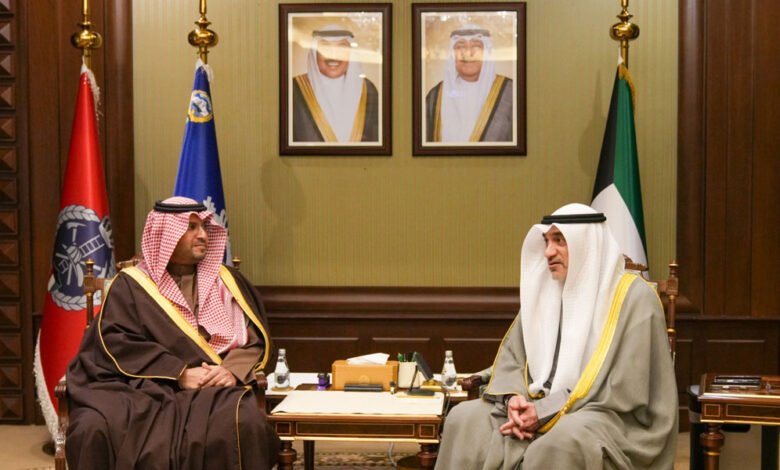 رئيس-مجلس-الوزراء-بالإنابة-يستقبل-وزير-الدولة-عضو-مجلس-الوزراء-السعودي-الأمير-تركي-بن-محمد-بن-فهد