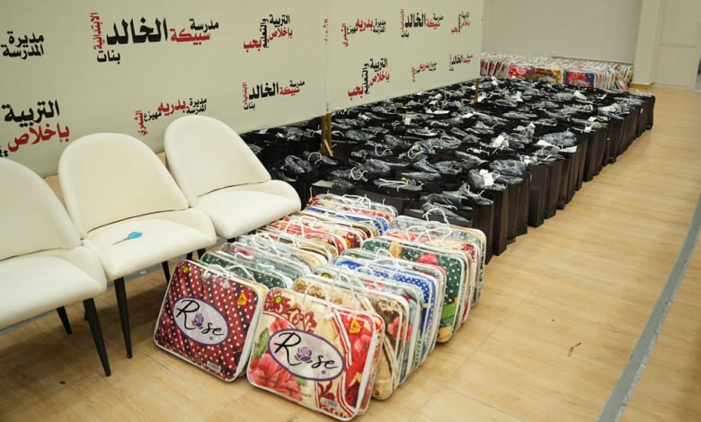 “الكويتية-للأسر-المتعففة”-توزع-كسوة-الشتاء-على-عاملين-مقيمين-ترجمة-للعمل-الخيري-والإنساني-الكويتي