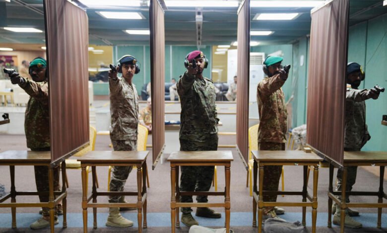 رئيس-الأركان-العامة-للجيش-يرعى-ختام-بطولة-رماية-المسدس-لوحدات-الجيش