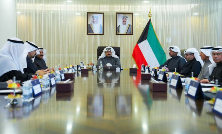 سمو-رئيس-مجلس-الوزراء-يترأس-الاجتماع-الـ40-للجنة-الوزارية-لمتابعة-تنفيذ-المشاريع-التنموية-الكبرى-في-البلاد