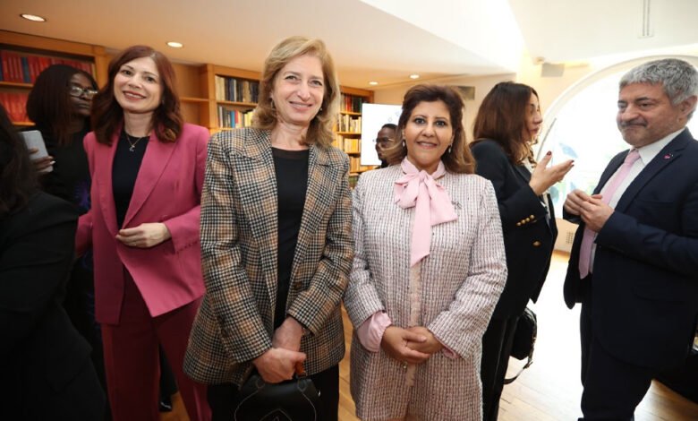 مساعدة-وزير-الخارجية:-المرأة-مؤهلة-ومدربة-وتمتلك-الخبرة-اللازمة-للمساهمة-في-صنع-السلام