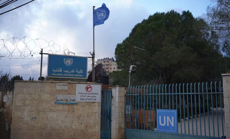 الاحتلال-يهدم-بعض-المنشآت-والمكاتب-داخل-مقر-الأونروا-في-القدس