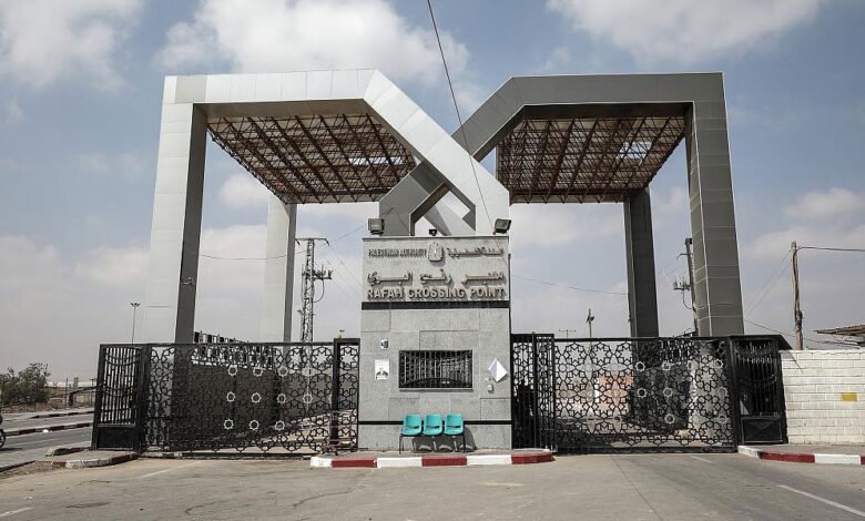 رئيس-لجنة-إدارة-غزة-يعلن-أن-معبر-رفح-سيُفتح-الأسبوع-المقبل-“بالاتجاهين”