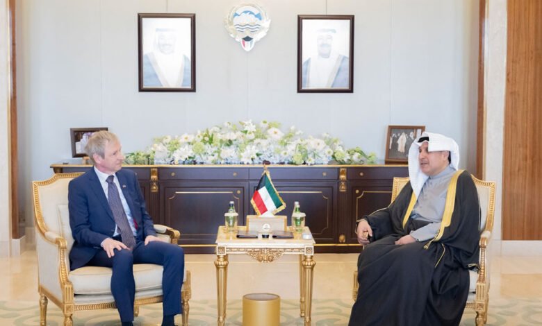 وزير-شؤون-الديوان-الأميري-ورئيس-ديوان-سمو-ولي-العهد-يستقبلان-سفيري-بلجيكا-وكندا