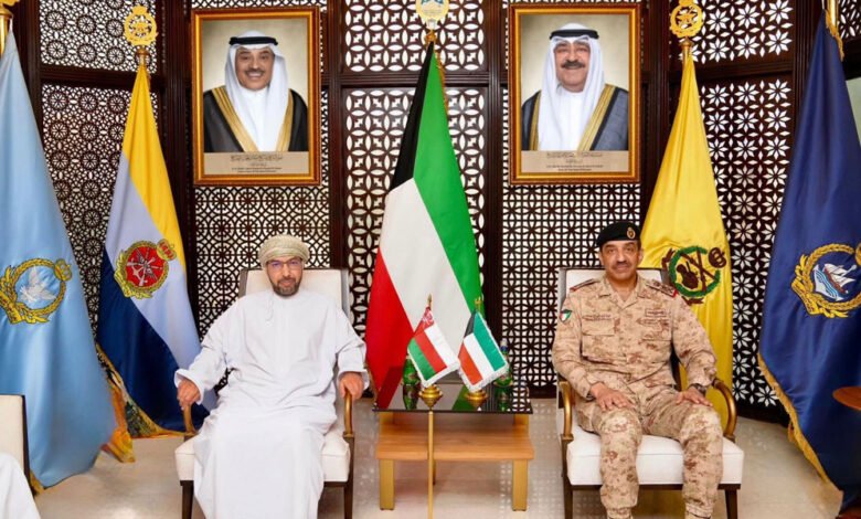 رئيس-الأركان-يبحث-مع-السفير-العماني-لدى-البلاد-موضوعات-مشتركة