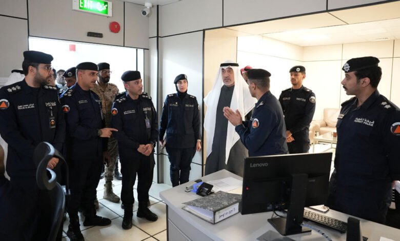 النائب-الأول-لرئيس-مجلس-الوزراء-ووزير-الداخلية-يترأس-اجتماعا-في-غرفة-عمليات-الدفاع-المدني-المشتركة