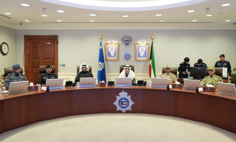 النائب-الأول-ووزير-الداخلية-يترأس-اجتماعا-مع-القيادات-العسكرية-والأمنية-لبحث-المستجدات-الراهنة