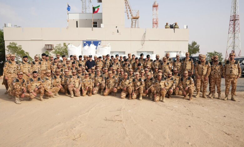 النائب-الأول-وزير-الداخلية-يتفقد-مراكز-الحدود-الشمالية-وقطاعات-أمنية-حيوية-ويشدد-على-الحزم-تجاه-أي-محاولات-تمس-أمن-الكويت